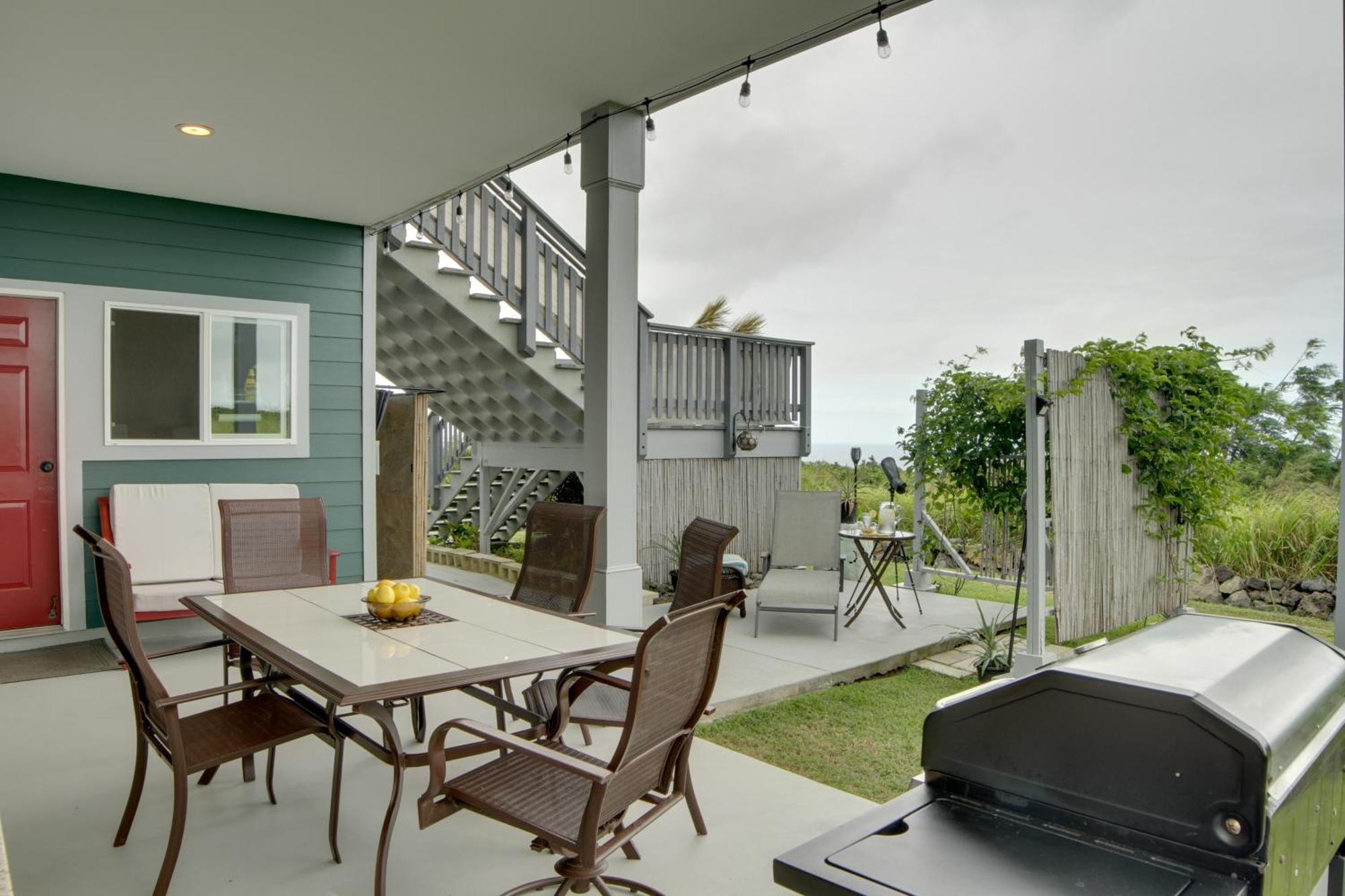 The Aloha Green House Retreat With Ocean Views! Naalehu Buitenkant foto