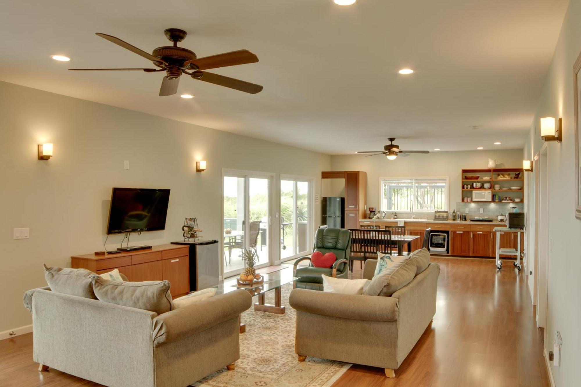 The Aloha Green House Retreat With Ocean Views! Naalehu Buitenkant foto