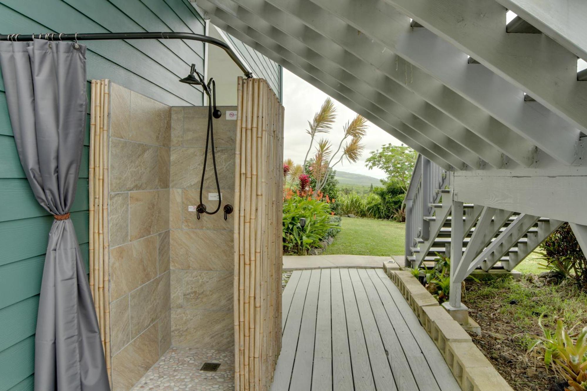 The Aloha Green House Retreat With Ocean Views! Naalehu Buitenkant foto